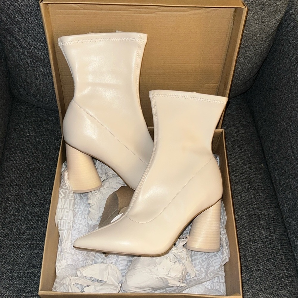NEW Steve Madden Valyant Bone Bootie